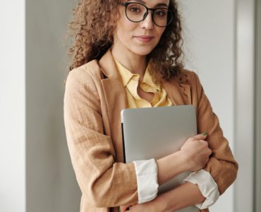 如何通过人事系统提升企业员工管理效率与满意度？缩略图